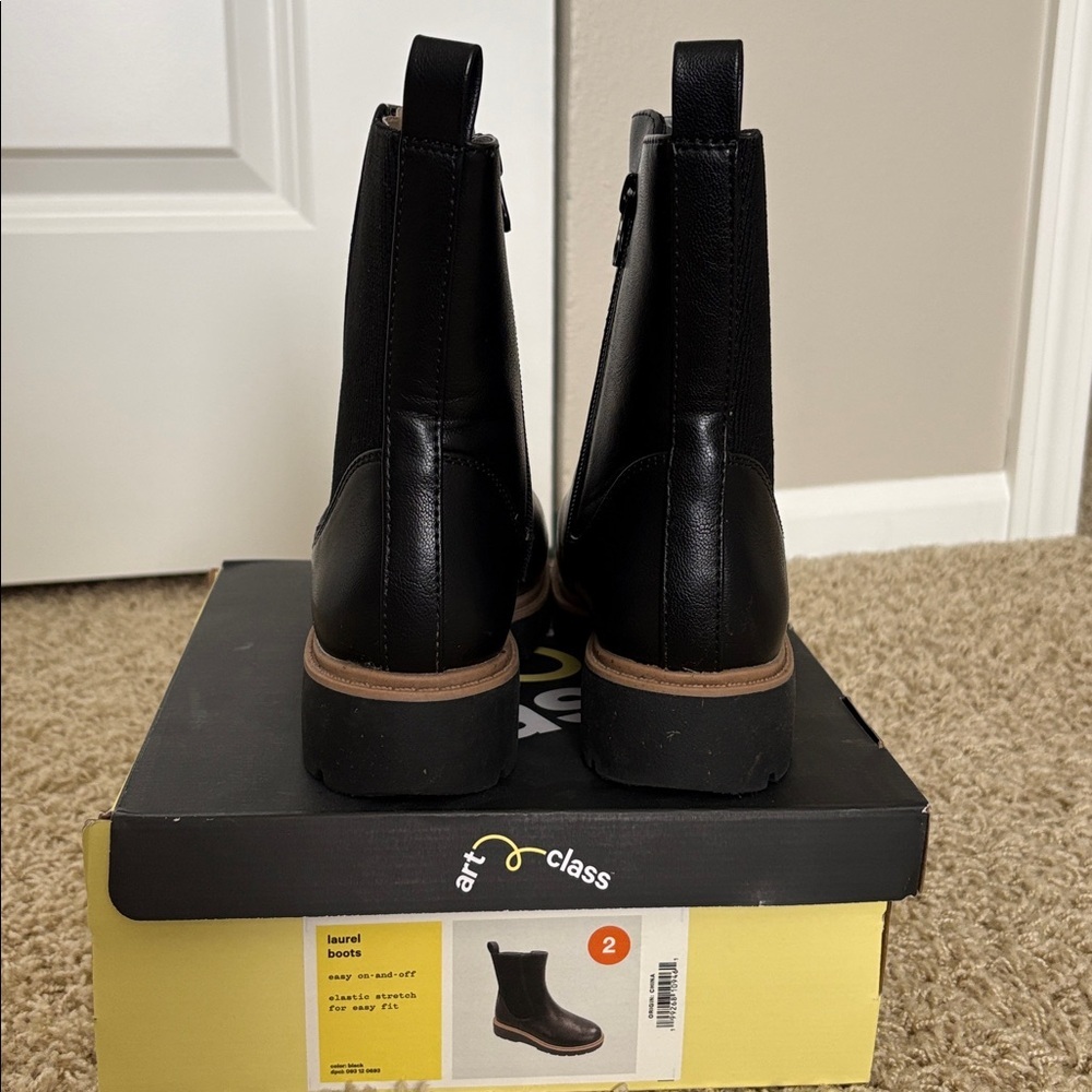 Art Class | Laurel Chelsea Boots (Black) -EUC - Picture 4 of 15